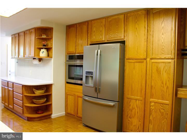 802 Ridge Lane Media, PA 19063 - Photo 8 of 25 Kitchen