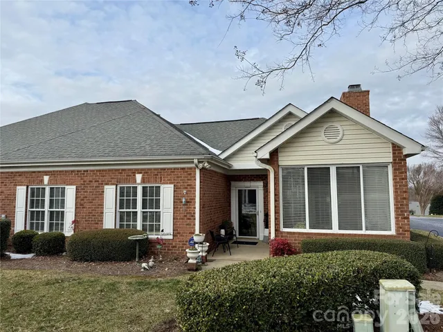 $335,000 | 8577 Highland Glen Drive, Charlotte, NC 28269