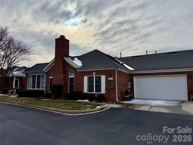 $335,000 | 8577 Highland Glen Drive, Charlotte, NC 28269