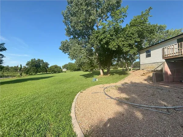 $325,000 | 325 Lakeview Drive, Burlington, KS 66839