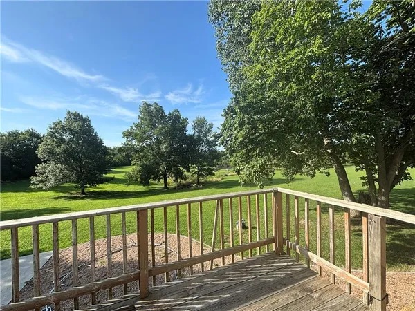 $325,000 | 325 Lakeview Drive, Burlington, KS 66839
