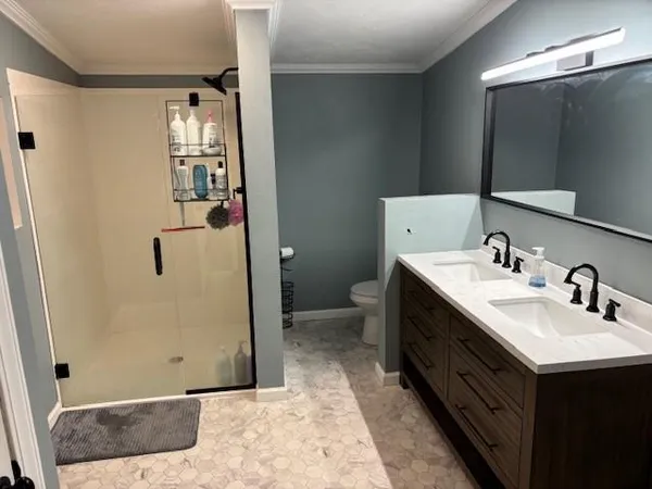 $325,000 | 325 Lakeview Drive, Burlington, KS 66839