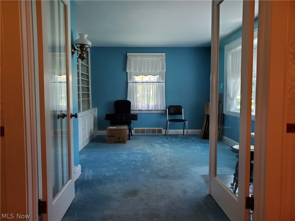 104 Warner Road Southeast Hubbard, OH 44425 - Photo 10 of 34 Gallery Image 10