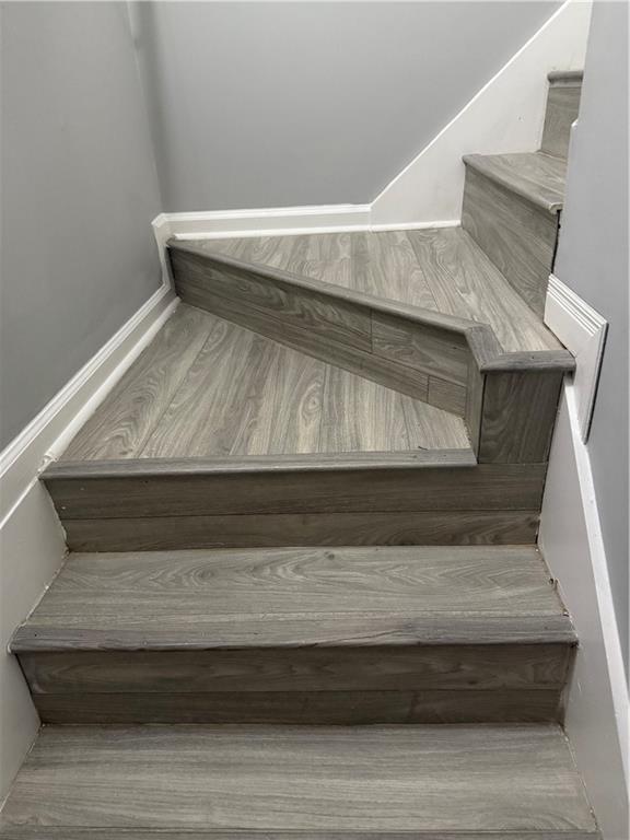 6341 Wedgeview Drive Tucker, GA 30084 - Photo 14 of 26 a view of staircase