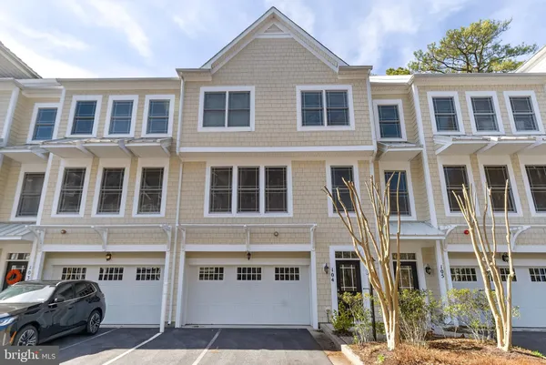 $3,200 | 11958 West War Dancer Lane, Unit 104, Berlin, MD 21811