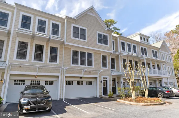 $3,200 | 11958 West War Dancer Lane, Unit 104, Berlin, MD 21811