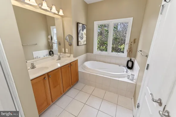 $3,200 | 11958 West War Dancer Lane, Unit 104, Berlin, MD 21811
