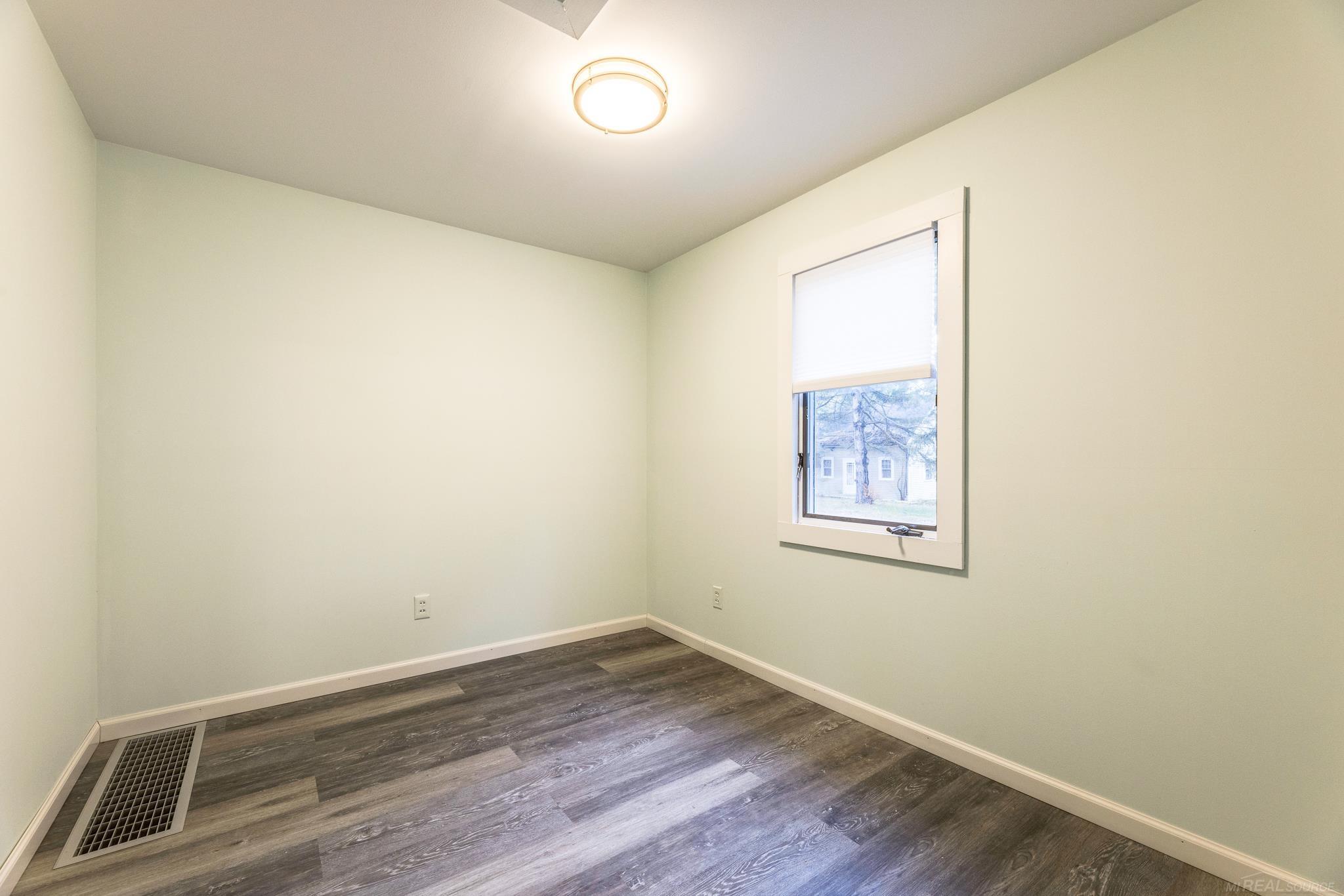 7340 Hawthorne Road Lexington, MI 48450 - Photo 10 of 32