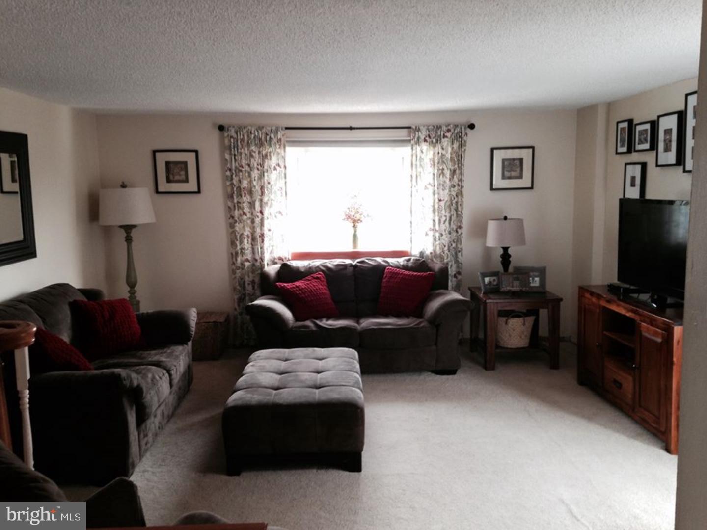 133 Ridgefield Road Philadelphia, PA 19154 - Photo 3 of 15