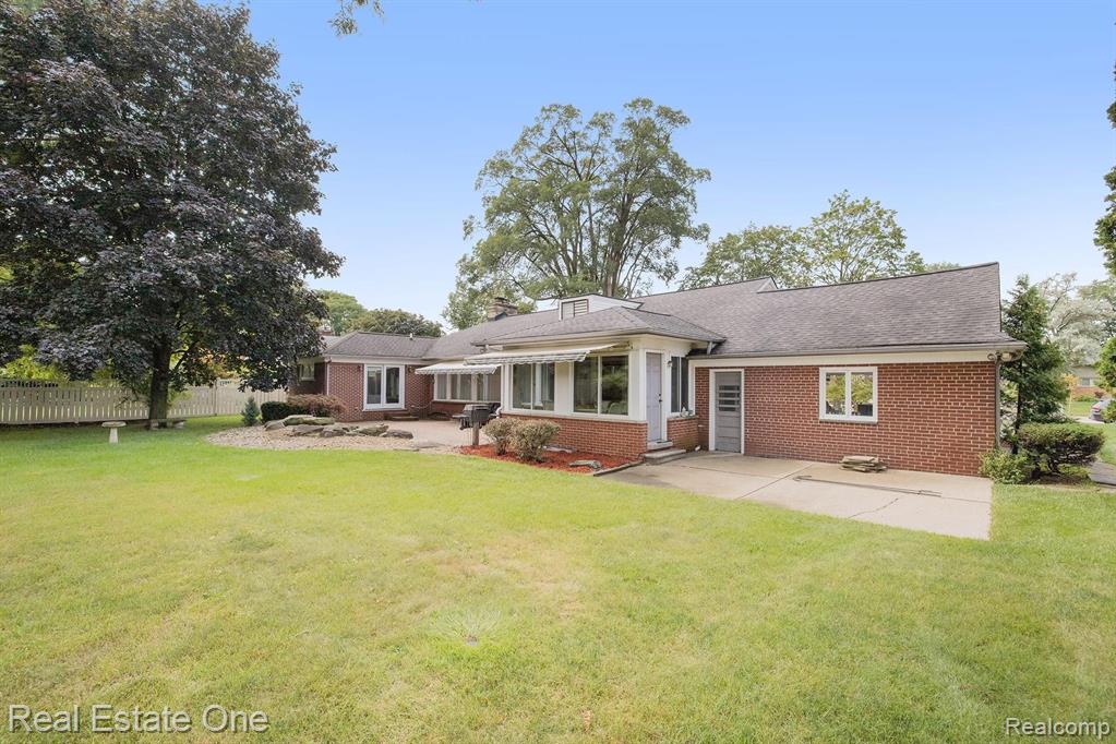 711 Ridgemont Avenue Dearborn, MI 48124 - Photo 8 of 47