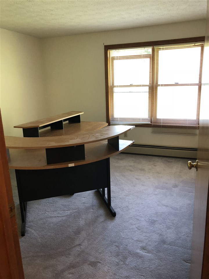 648 Hackett Hill Road Manchester, NH 03102 - Photo 14 of 25