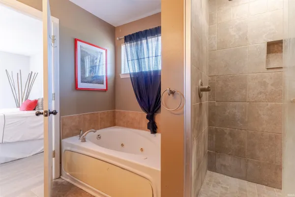$325,000 | 6281 Bryanna Court, Newburgh, IN 47630