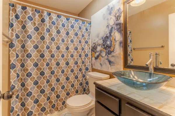 $325,000 | 6281 Bryanna Court, Newburgh, IN 47630