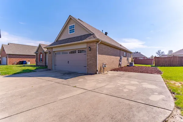 $325,000 | 6281 Bryanna Court, Newburgh, IN 47630