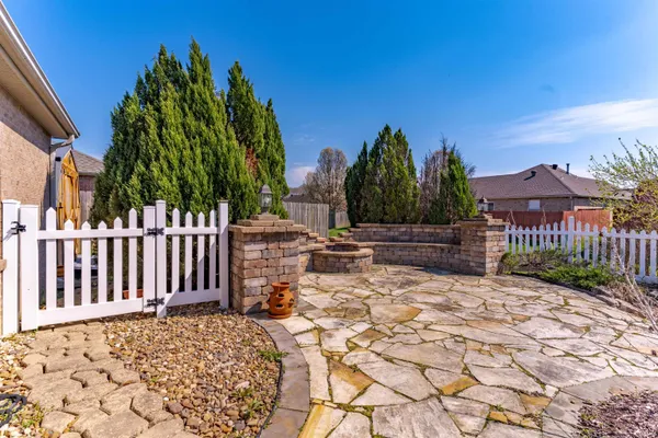 $325,000 | 6281 Bryanna Court, Newburgh, IN 47630