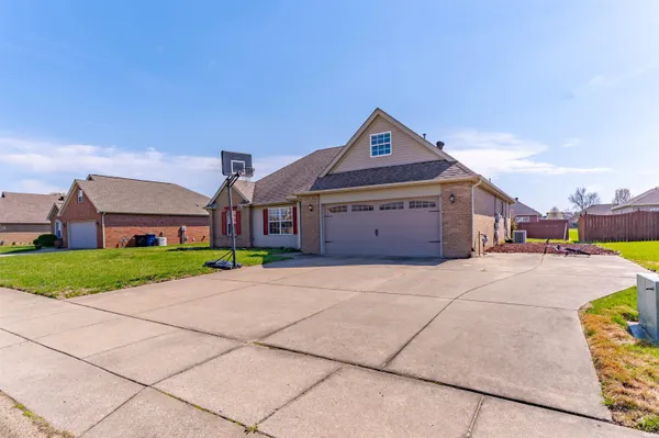 $325,000 | 6281 Bryanna Court, Newburgh, IN 47630