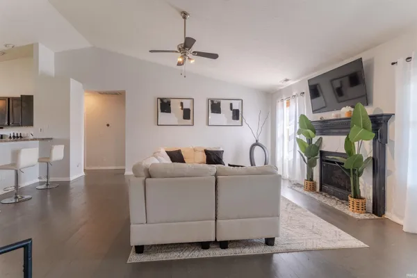 $325,000 | 6281 Bryanna Court, Newburgh, IN 47630