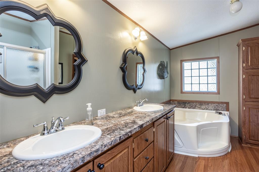 41 Thompson Road Gainesville, TX 76240 - Photo 25 of 40