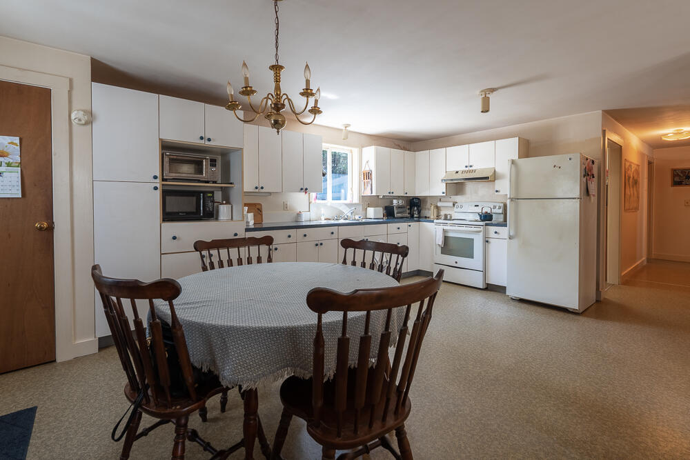 872 Garfield Road Auburn, ME 04210 - Photo 13 of 29 Dining Area