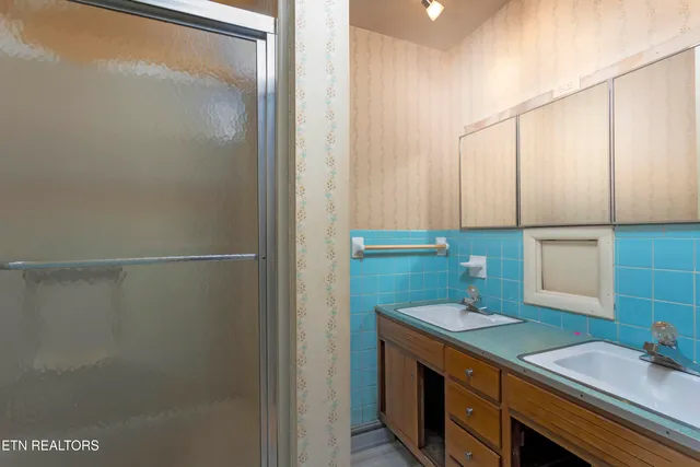 $480,000 | 197 Sadler Lane, Harriman, TN 37748