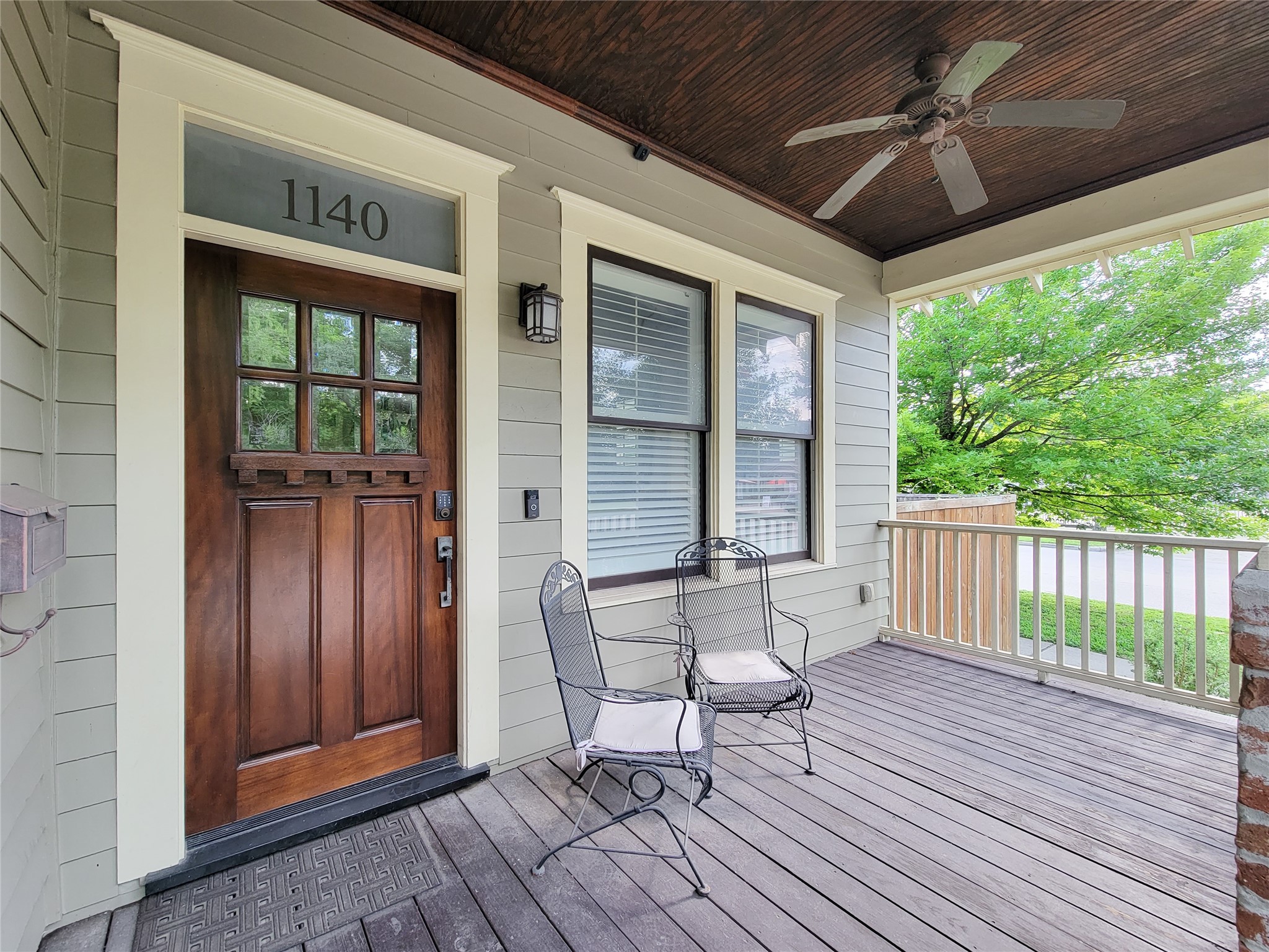 1140 West Cottage Street Houston, TX 77009 - Photo 3 of 37 a balcony view with a seating space