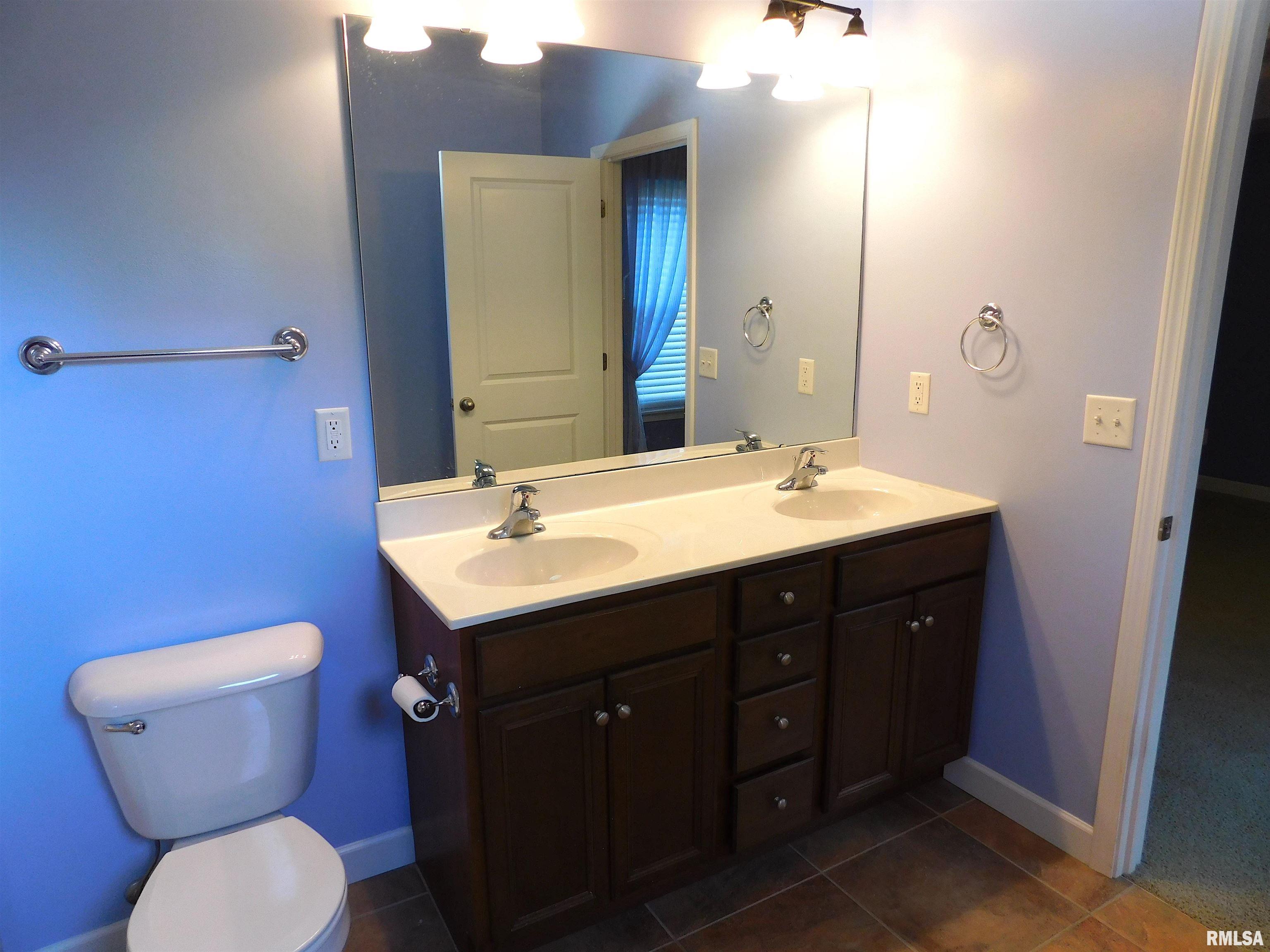 3210 Mackinaw Lane Springfield, IL 62711 - Photo 9 of 29 Gallery Image 9