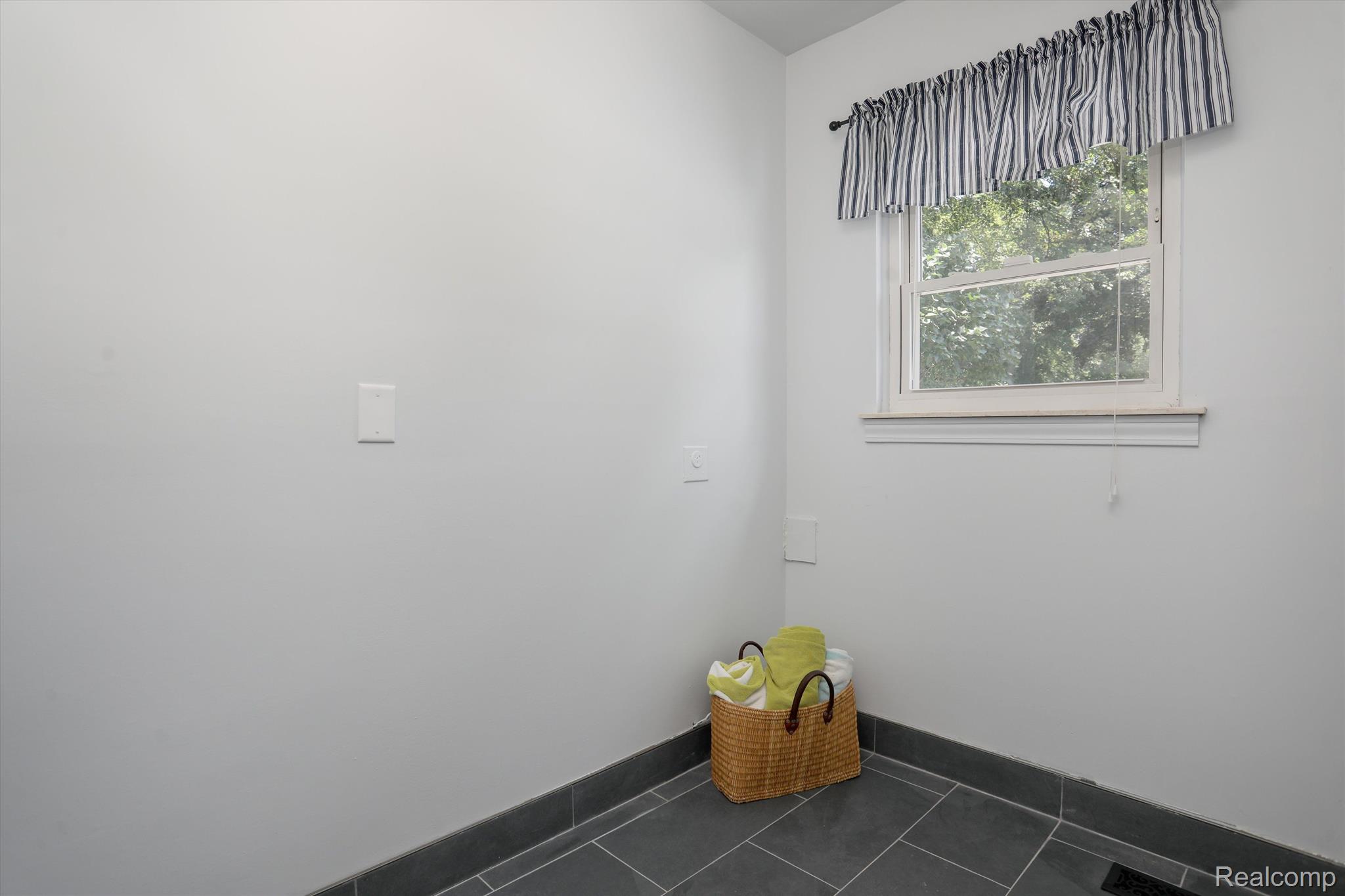 4044 Lincoln Road Bloomfield Hills, MI 48301 - Photo 27 of 61 Gallery Image 27
