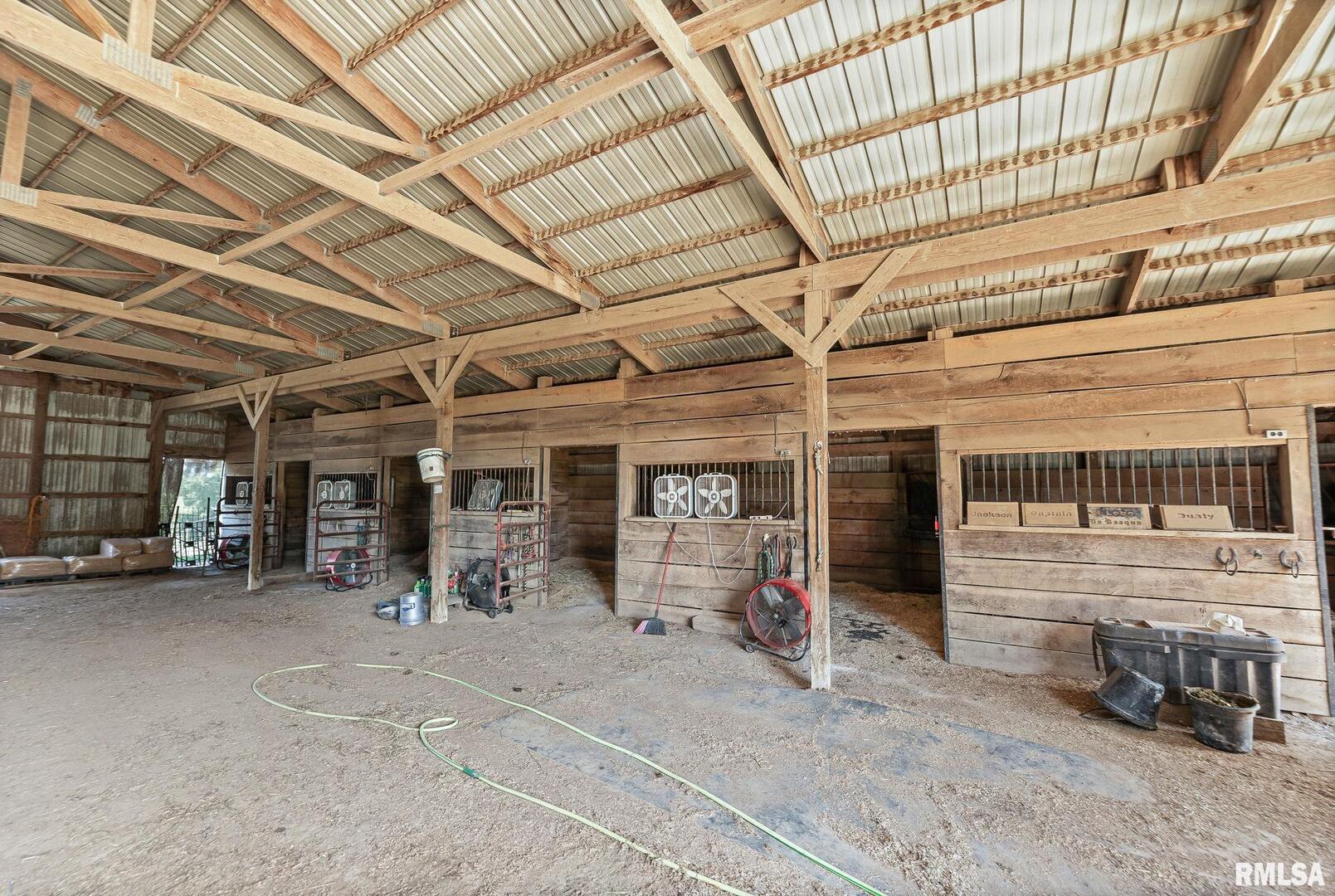 520 Deerfield Road Walnut Hill, IL 62893 - Photo 29 of 85 a view of a room with gym equipment