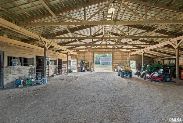 $1,800,000 | 520 Deerfield Road, Walnut Hill, IL 62893