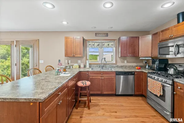 $1,800,000 | 520 Deerfield Road, Walnut Hill, IL 62893