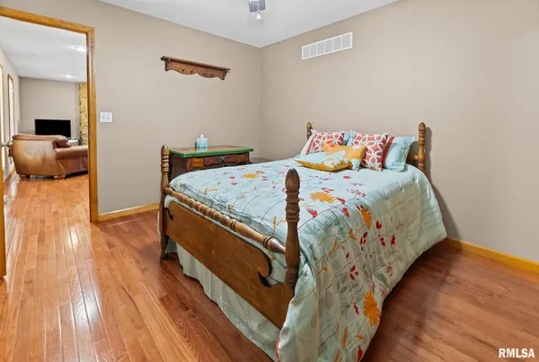 $1,800,000 | 520 Deerfield Road, Walnut Hill, IL 62893