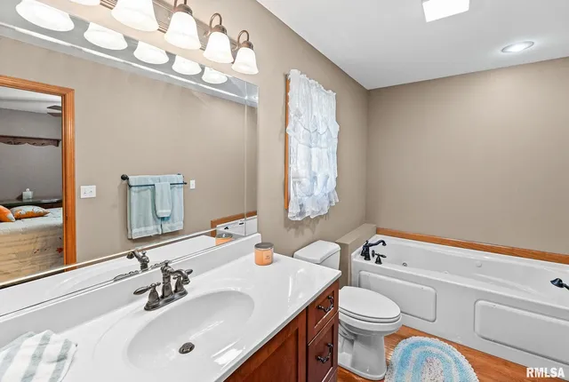 $1,800,000 | 520 Deerfield Road, Walnut Hill, IL 62893