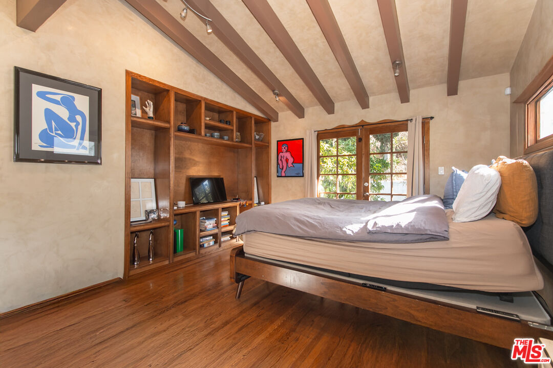 2430 Coldwater Canyon Drive Beverly Hills, CA 90210 - Photo 15 of 26