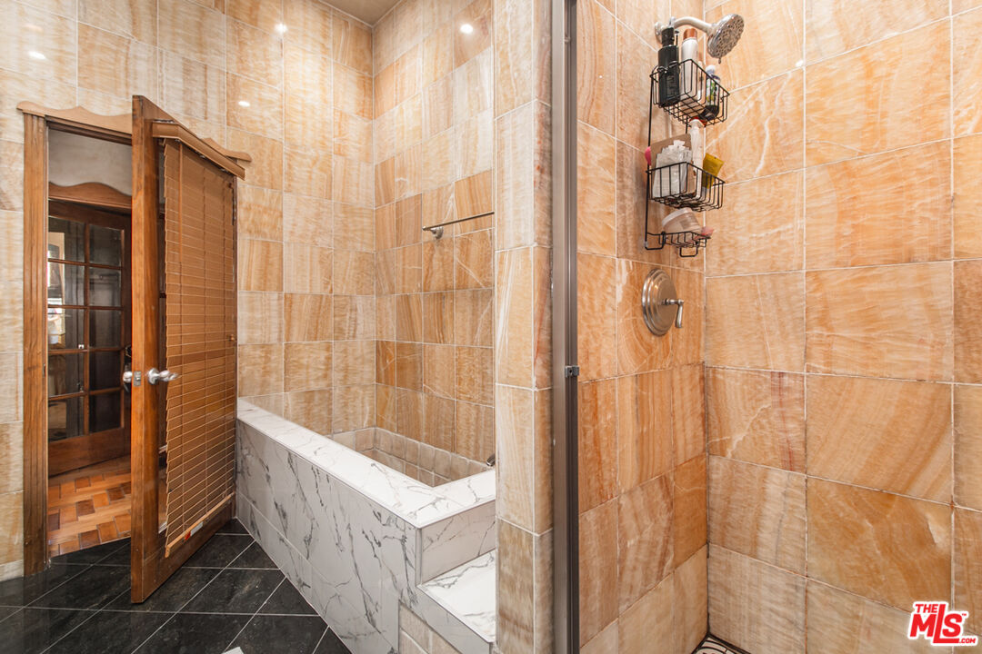 2430 Coldwater Canyon Drive Beverly Hills, CA 90210 - Photo 19 of 26