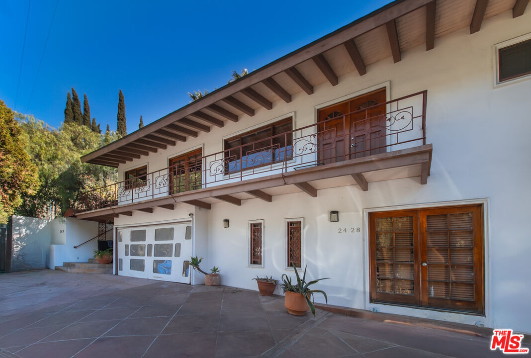 2430 Coldwater Canyon Drive Beverly Hills, CA 90210 - Photo 4 of 26