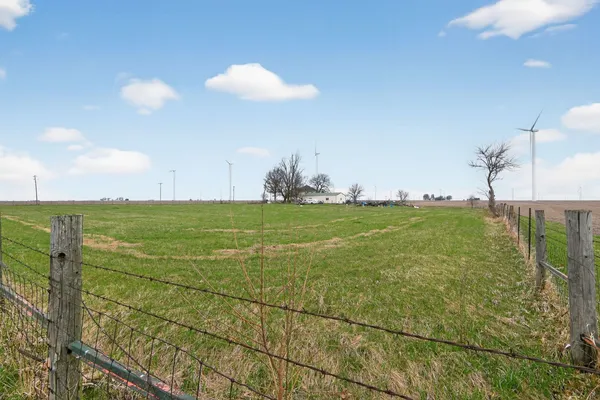 $185,000 | 78 East 1180th Street, Altona, IL 61414