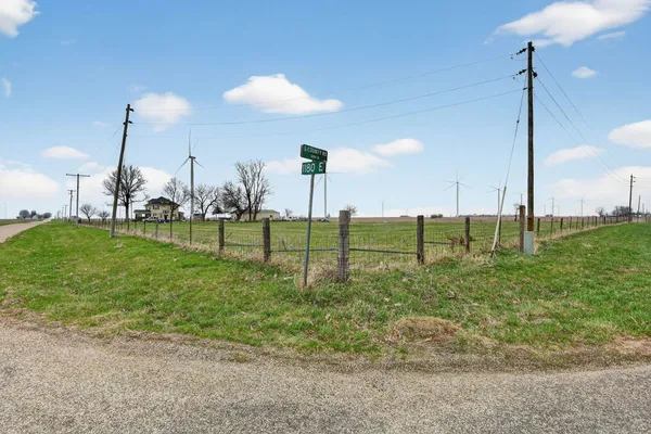 $185,000 | 78 East 1180th Street, Altona, IL 61414