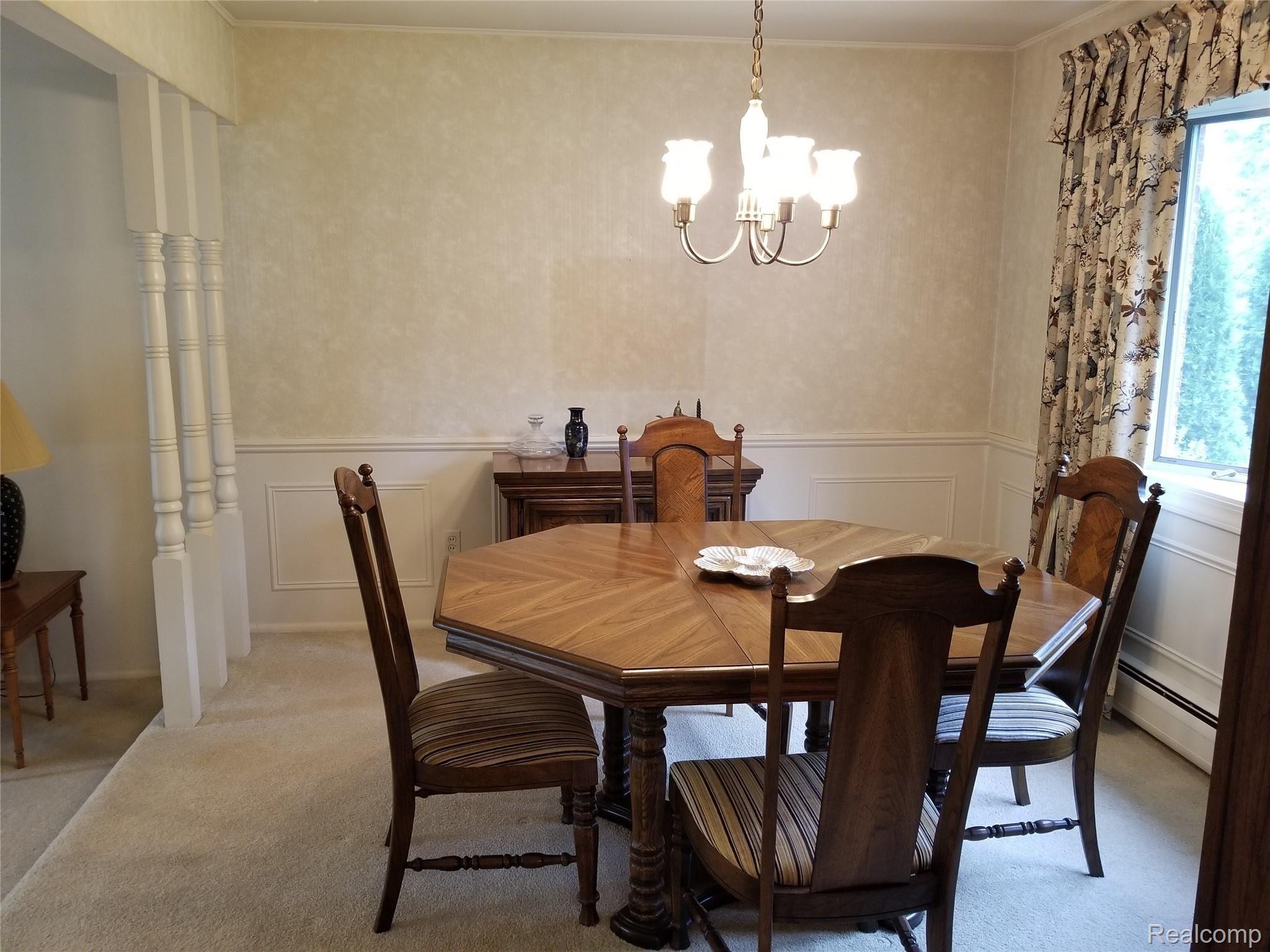 16146 Riverside Drive Livonia, MI 48154 - Photo 8 of 26 DINING ROOM