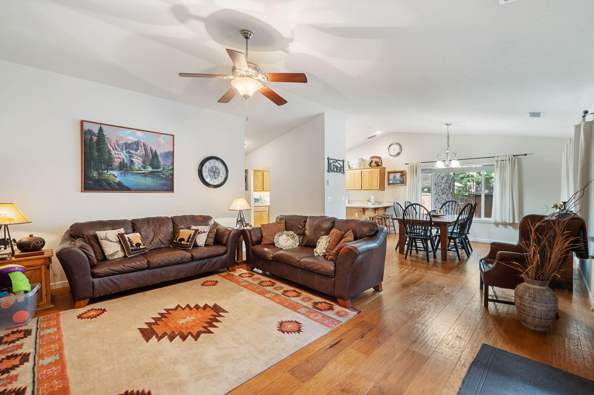 9477 Mountain Meadow Road Shingletown, CA 96088 - Photo 3 of 22 Livingroom1