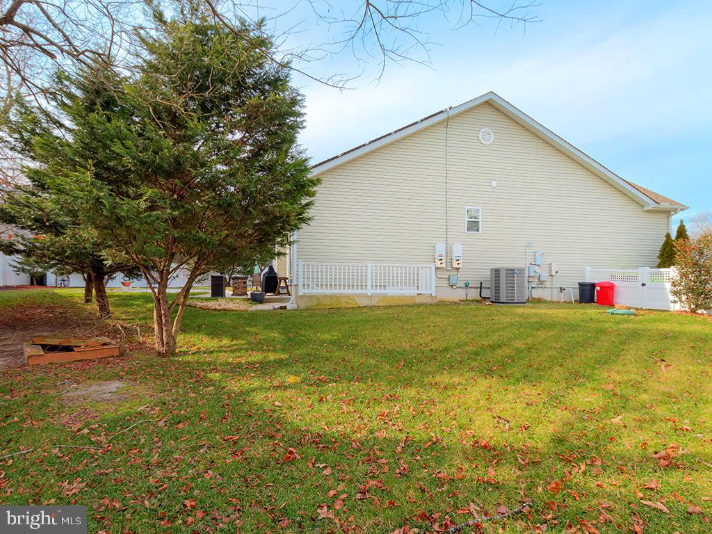 213 Sassafras Lane Milton, DE 19968 - Photo 36 of 36 Side yard on cul de sac home site