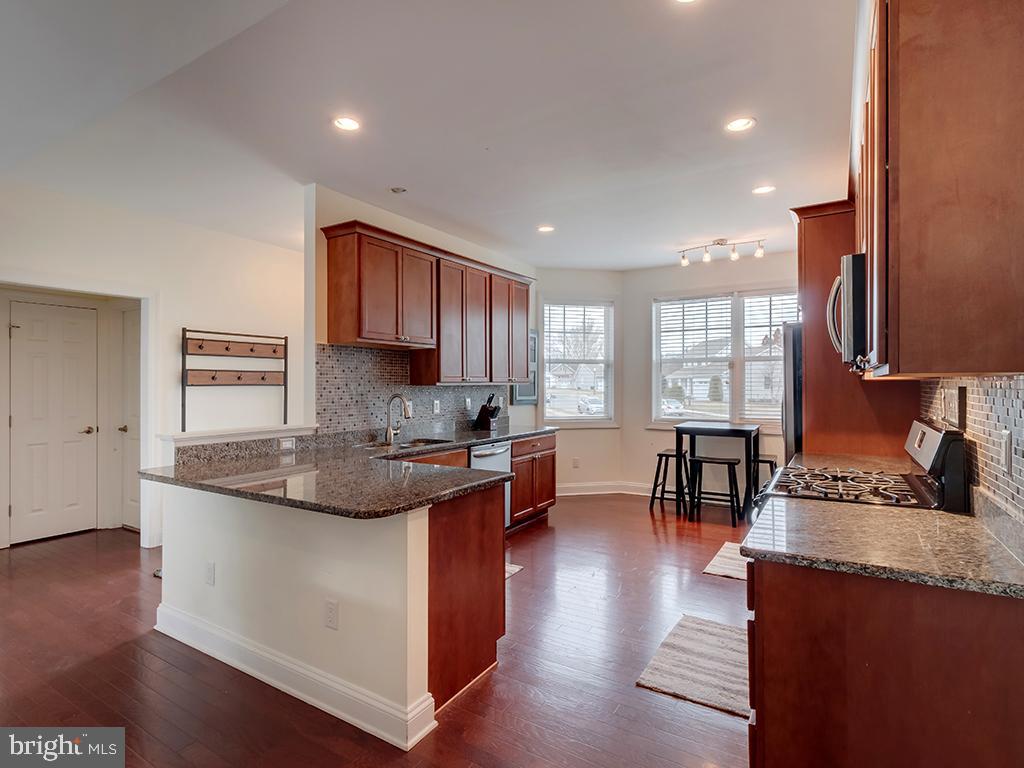 213 Sassafras Lane Milton, DE 19968 - Photo 5 of 36 Eat-in kitchen with bow window