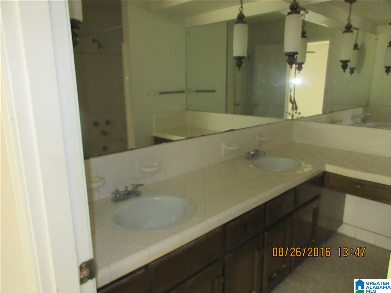 929 Rockingham Road Birmingham, AL 35235 - Photo 7 of 11