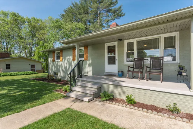 $350,000 | 65 Lakeview Street, Clyde, NC 28721