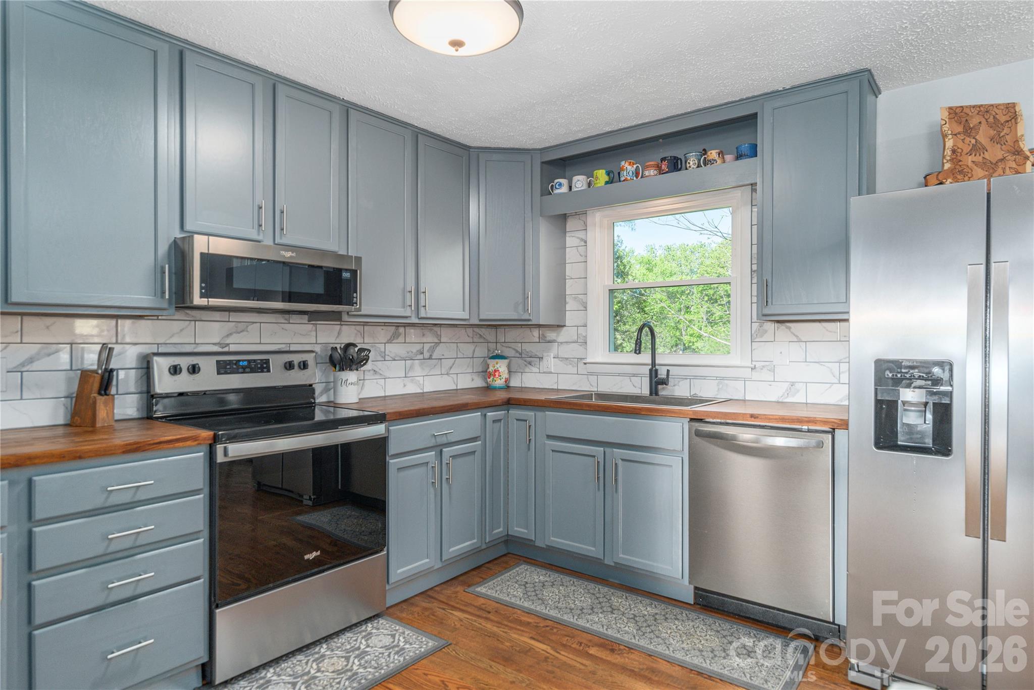 65 Lakeview Street Clyde, NC 28721 - Photo 2 of 24