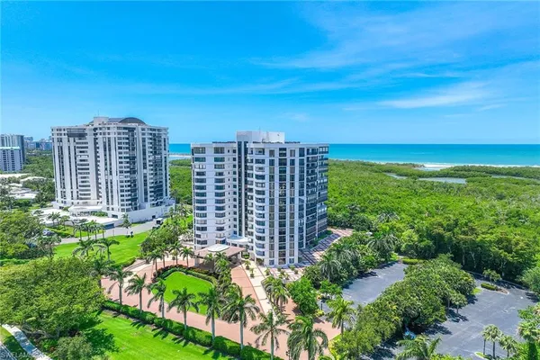 $18,500 | 6075 Pelican Bay Boulevard, Unit 605, Naples, FL 34108