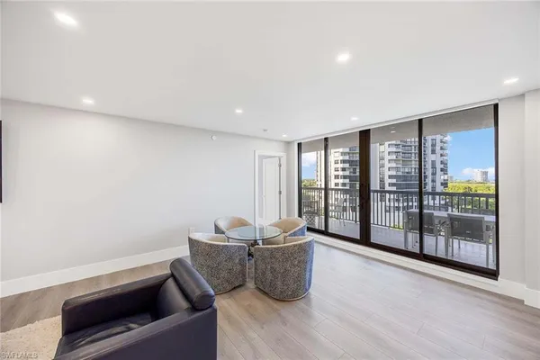 $18,500 | 6075 Pelican Bay Boulevard, Unit 605, Naples, FL 34108