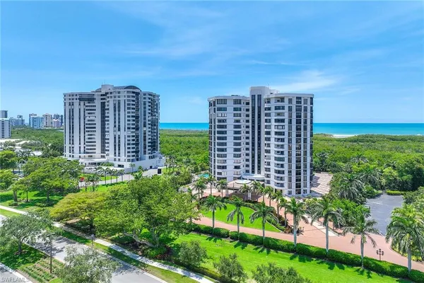 $18,500 | 6075 Pelican Bay Boulevard, Unit 605, Naples, FL 34108