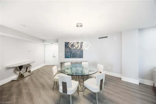 $18,500 | 6075 Pelican Bay Boulevard, Unit 605, Naples, FL 34108