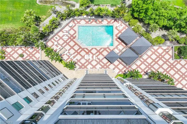 $18,500 | 6075 Pelican Bay Boulevard, Unit 605, Naples, FL 34108