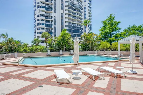 $18,500 | 6075 Pelican Bay Boulevard, Unit 605, Naples, FL 34108